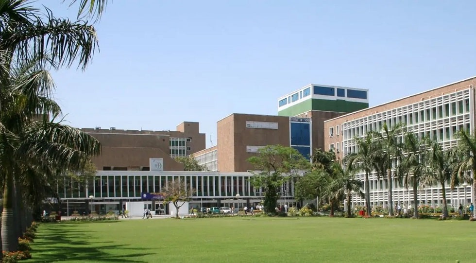 Top 50 Medical colleges in India; Rankings, Fees, Coutoffs